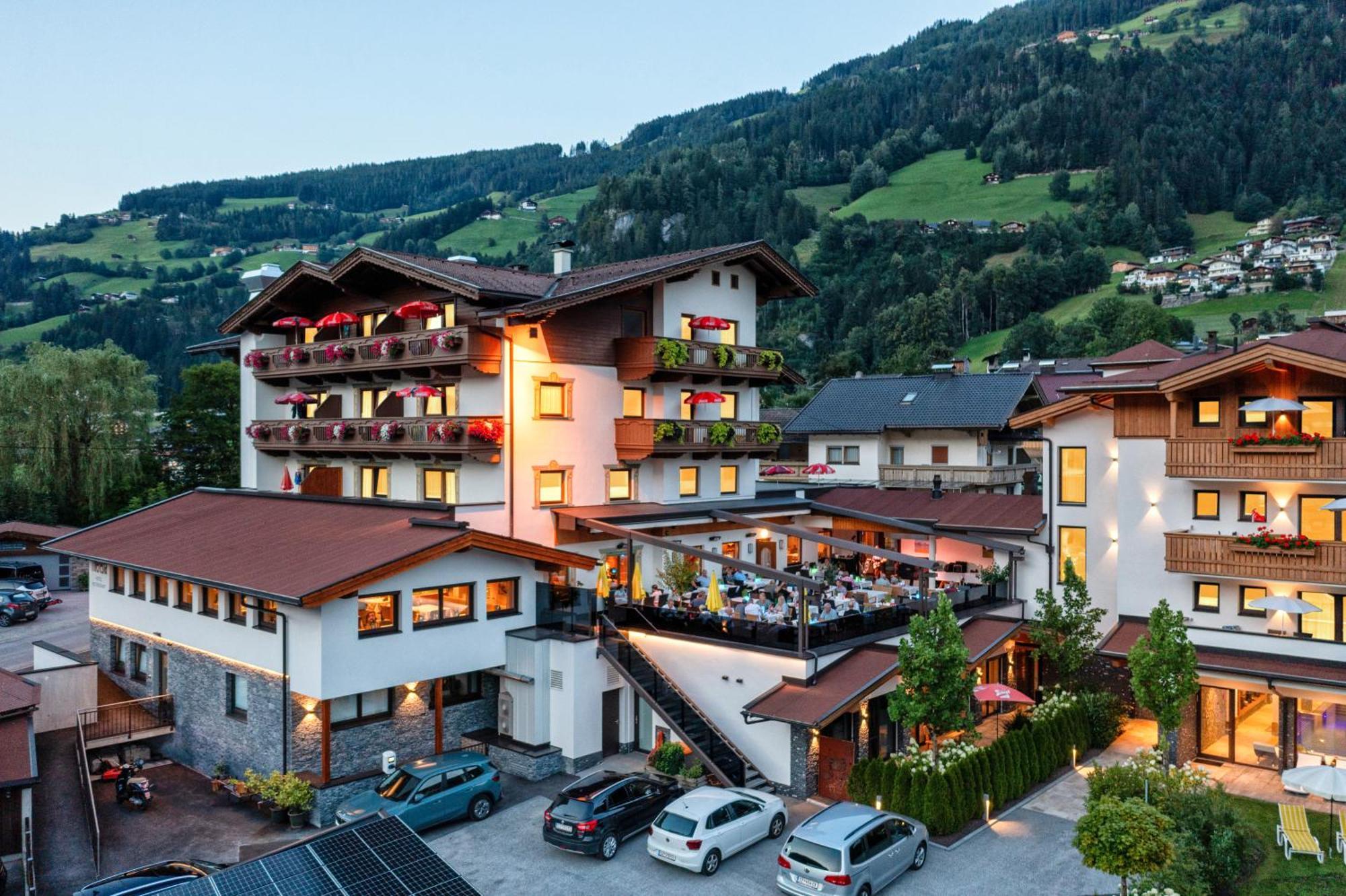 Hotel Theresia Ramsau im Zillertal Bagian luar foto