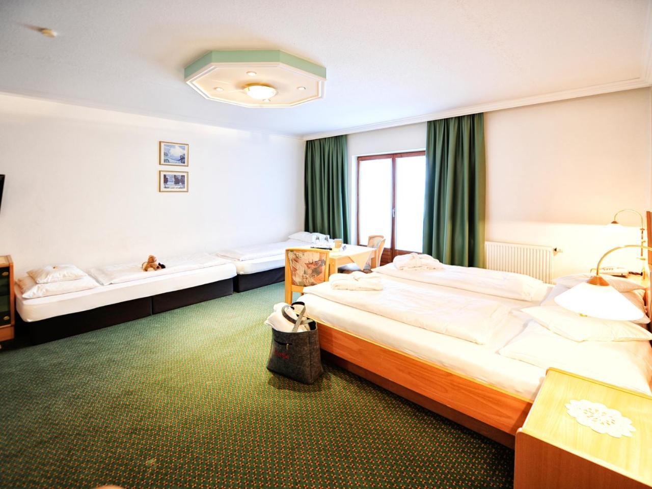 Hotel Theresia Ramsau im Zillertal Bagian luar foto